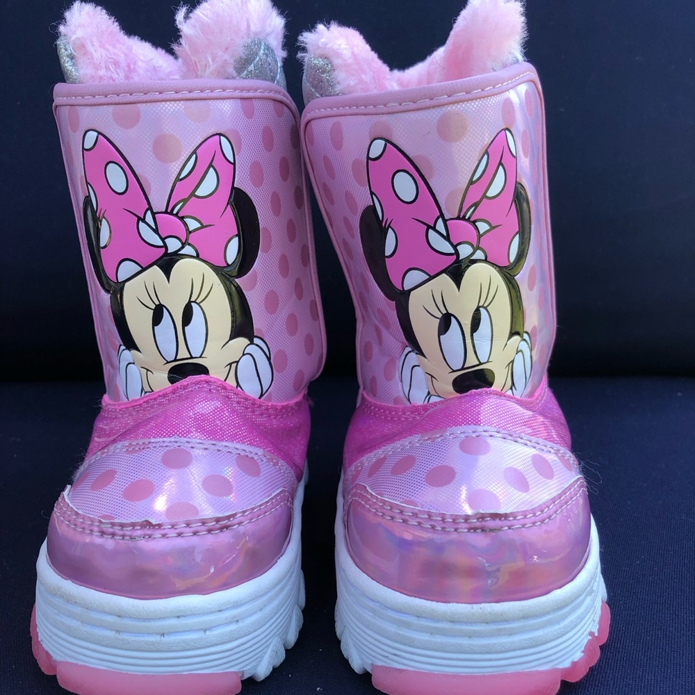 Light up winter Minnie Mouse boots